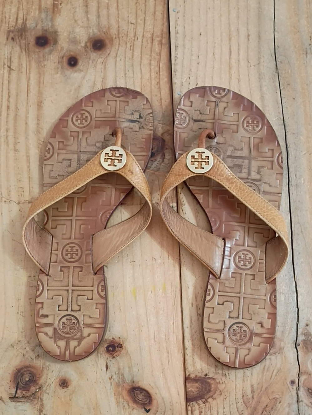 Tory Burch Thora Tan Leather Logo Thong Flat Sandals Fits Size 7.5-8